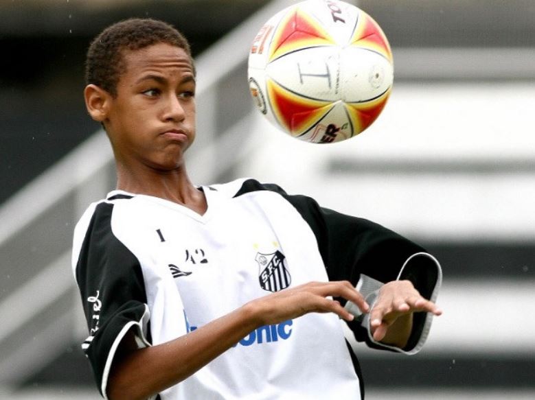 Neymar Jr đã bộc lộ tài năng của mình ngay từ nhỏ